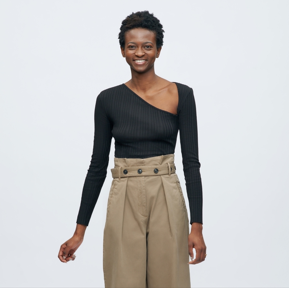 Kotn Offset Shoulder Top - Black